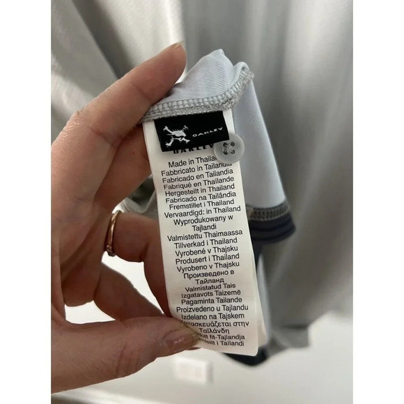 Oakley Gray & White Stripe Polo Size Large Regular Fit Stretch Men’s - Picture 6 of 9